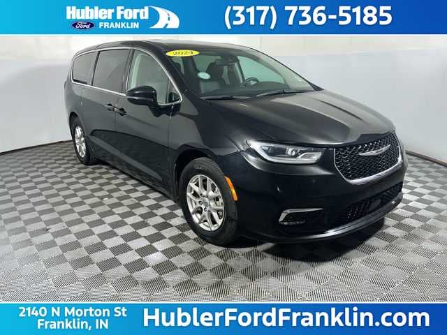 2024 Chrysler Pacifica Touring L in Diamond Black Crystal Pearlcoat — front three-quarter view
