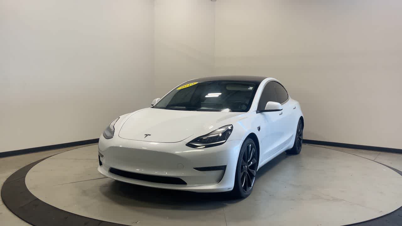 2019 Tesla Model 3 — interior view