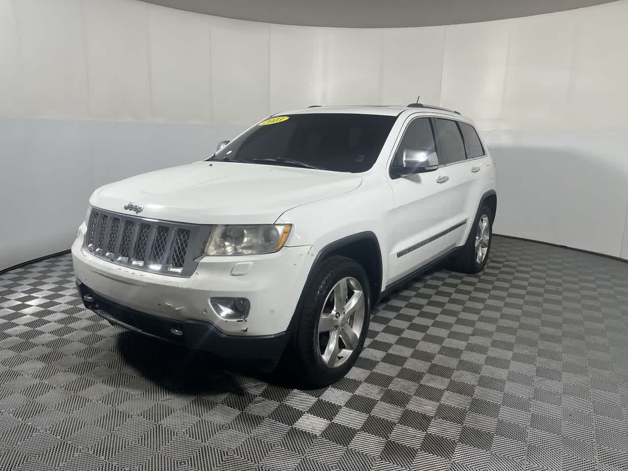 2013 Jeep Grand Cherokee — interior view