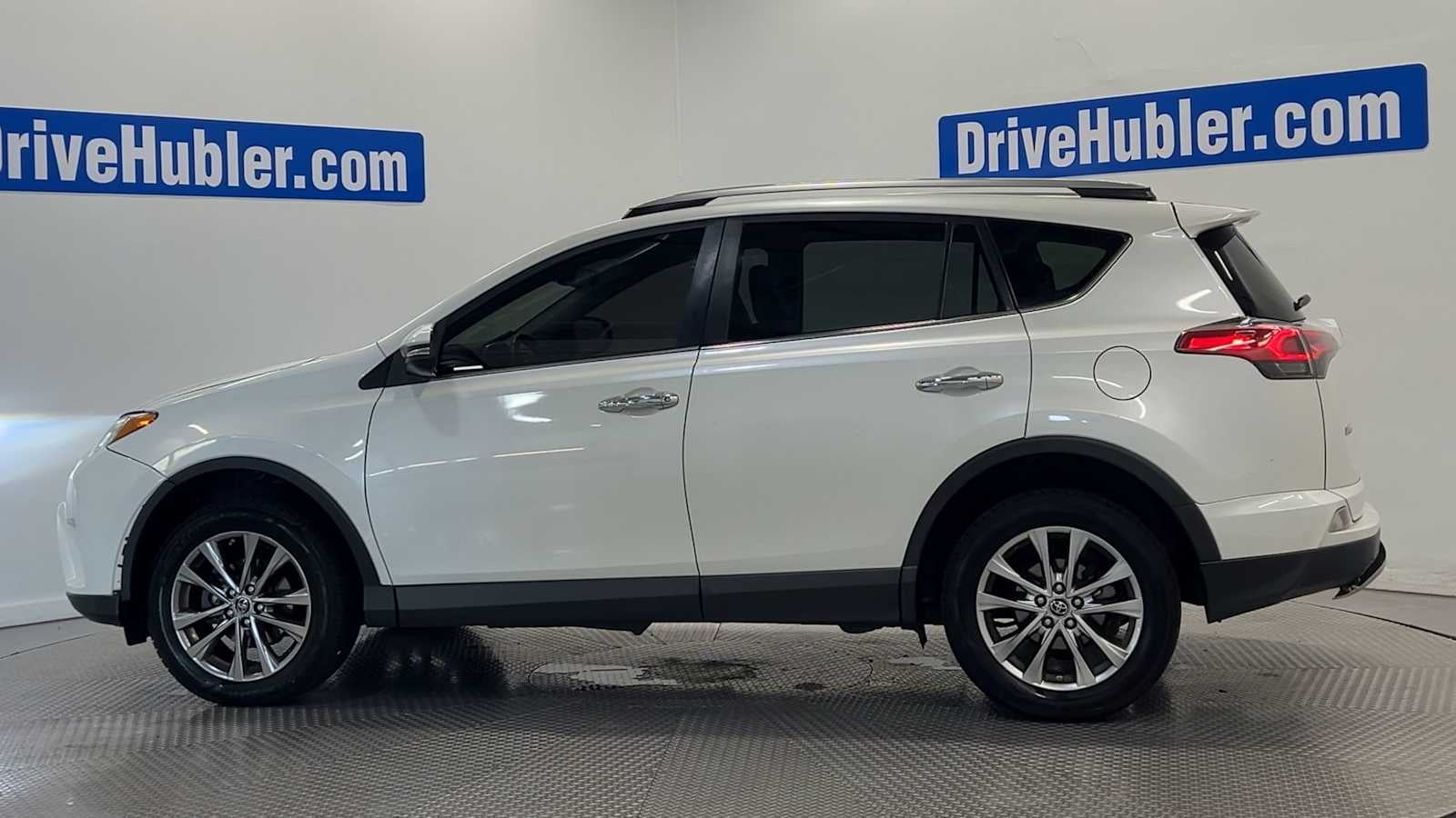 2018 Toyota RAV4 — detail view