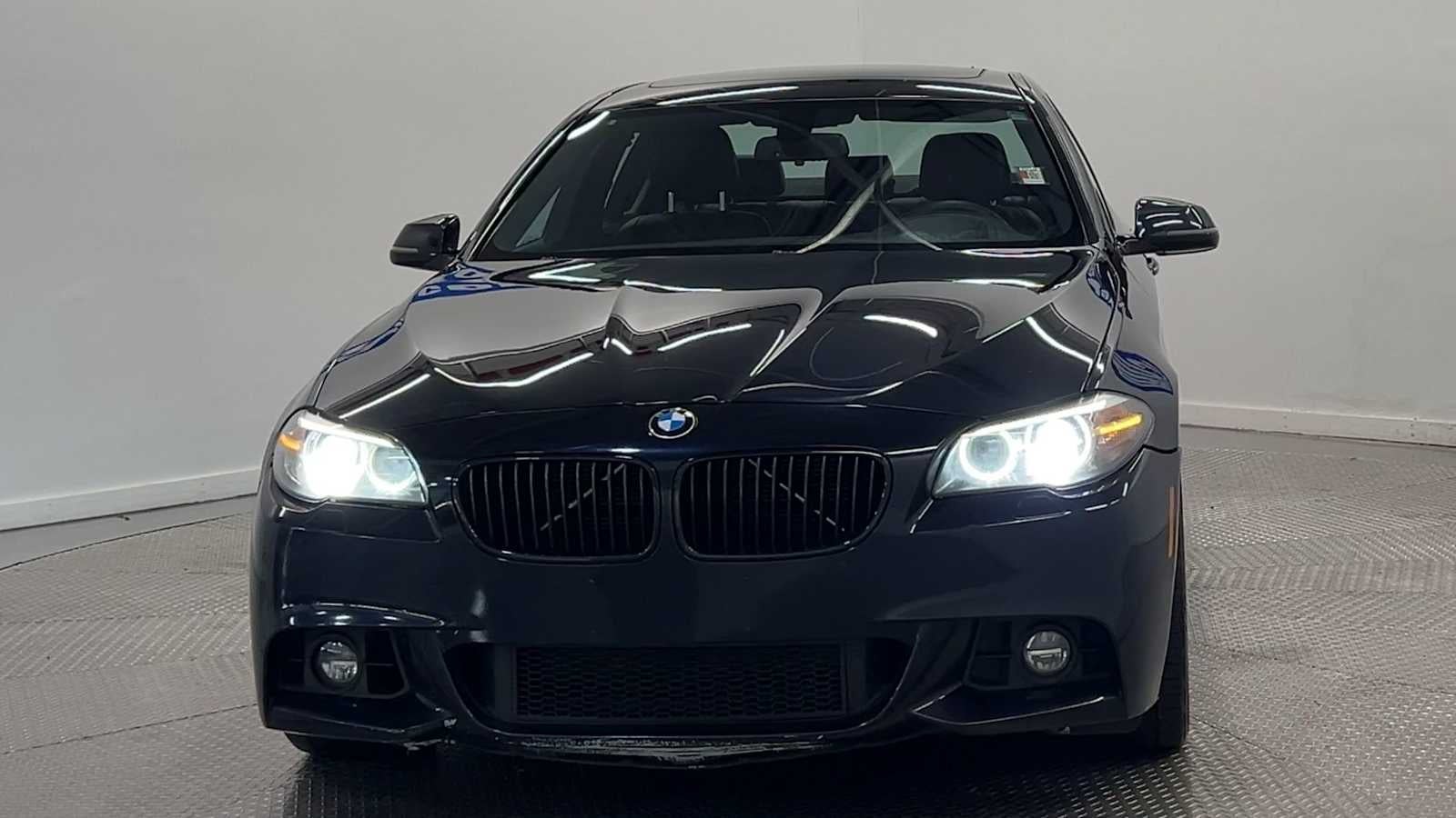 2016 BMW 528i xDrive — side profile view