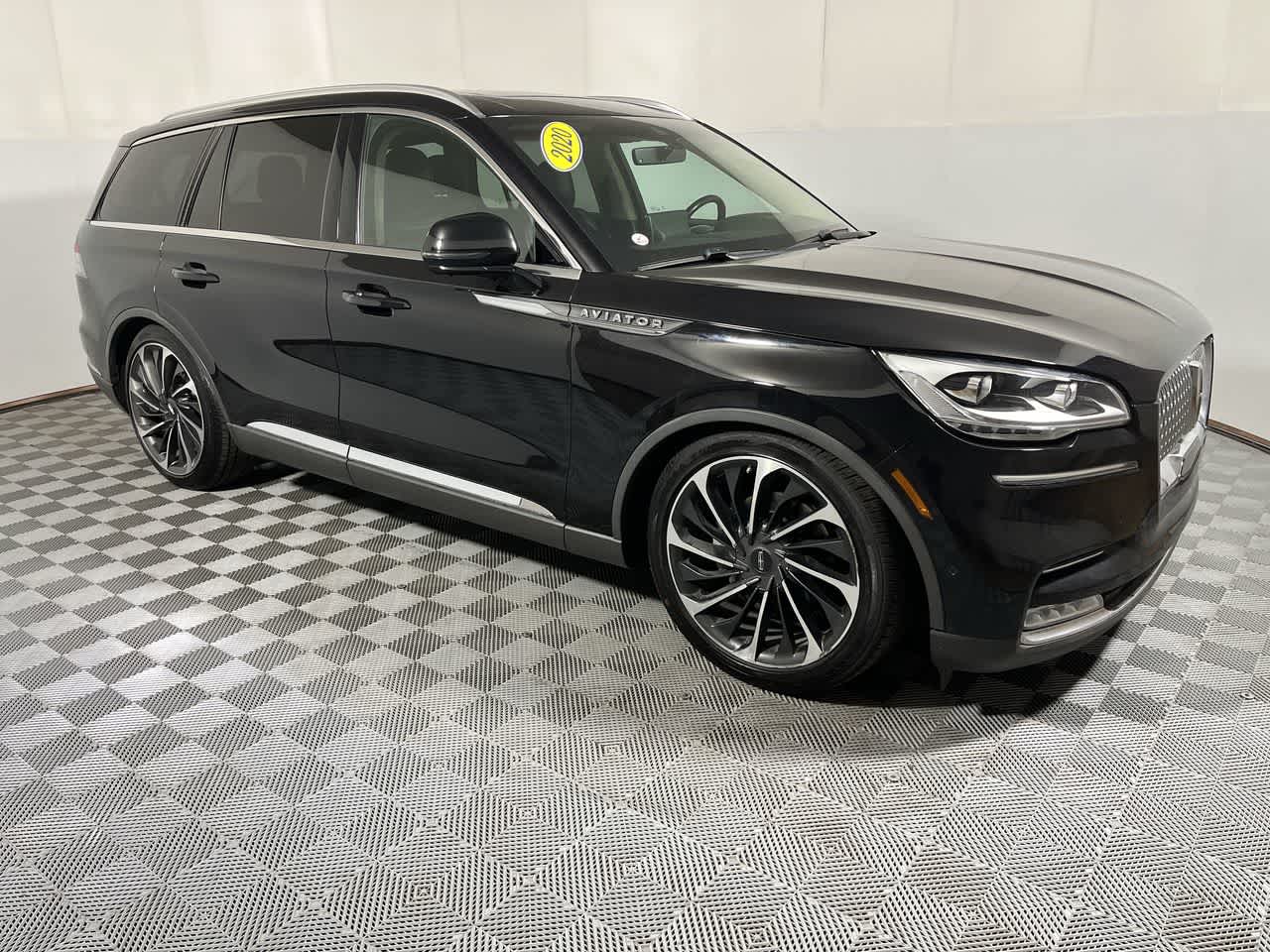 2020 Lincoln Aviator — side profile view